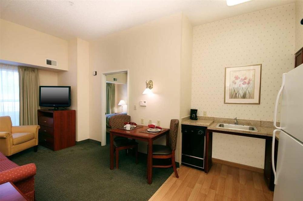 Homewood Suites By Hilton Erie Kearsarge Pokoj fotografie