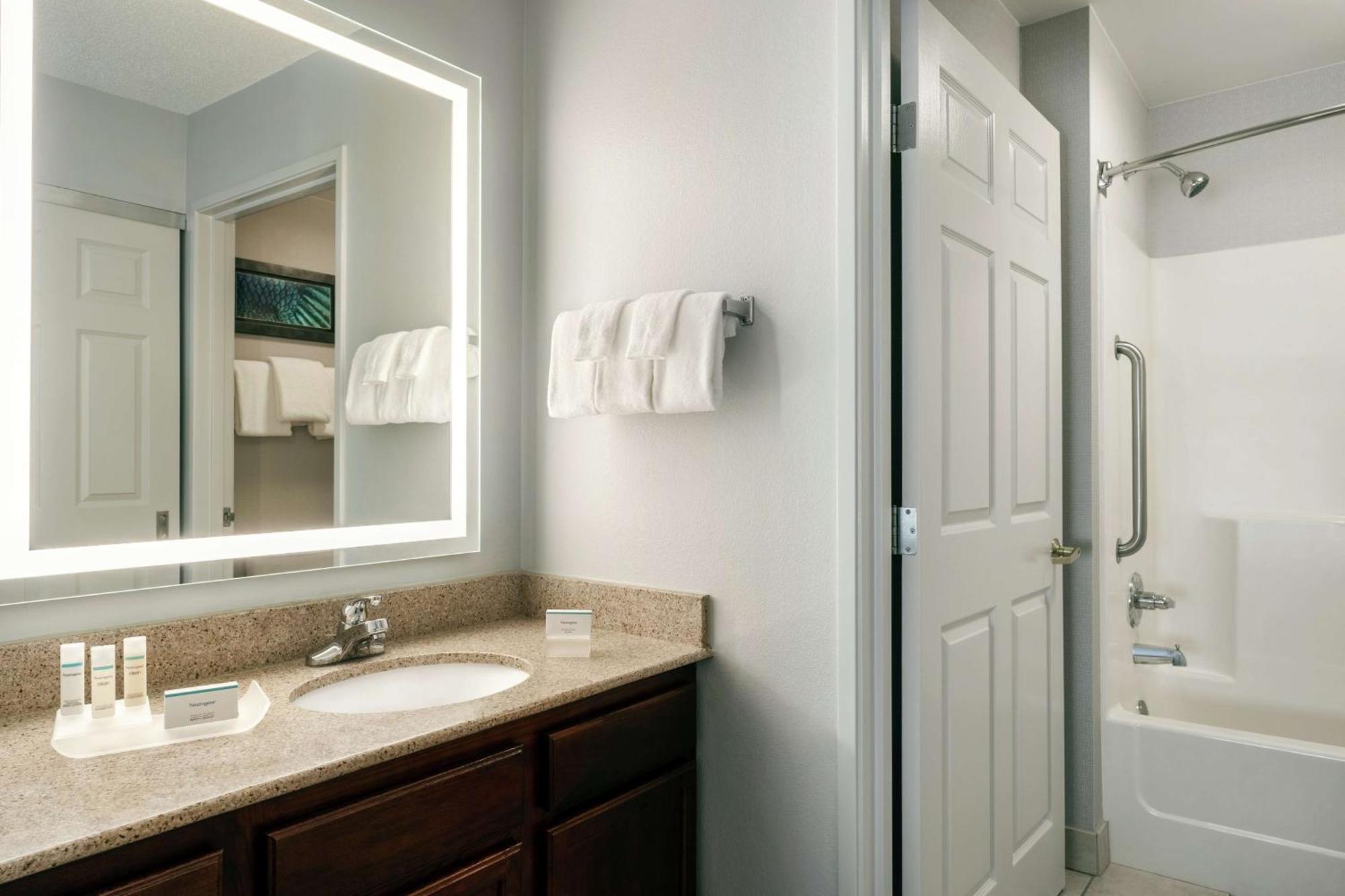 Homewood Suites By Hilton Erie Kearsarge Exteriér fotografie
